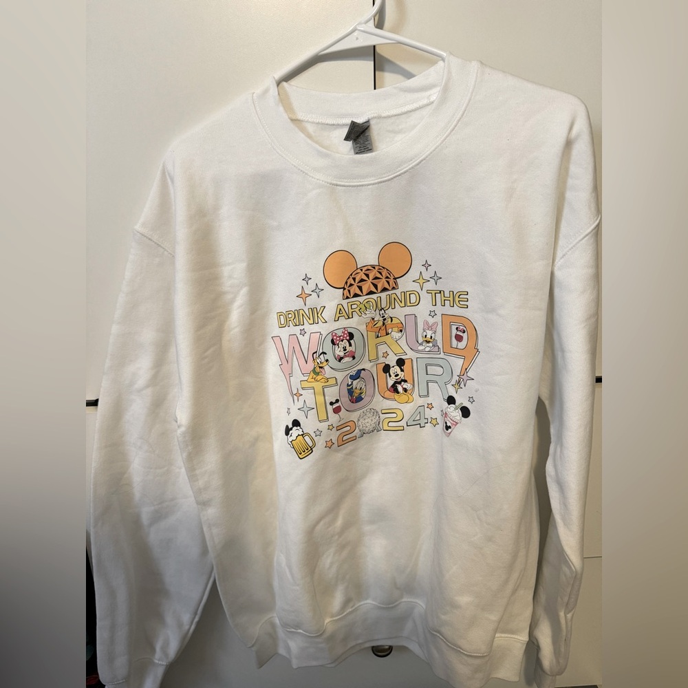Epcot drinking around the world sweatshirt pullover size med unisex